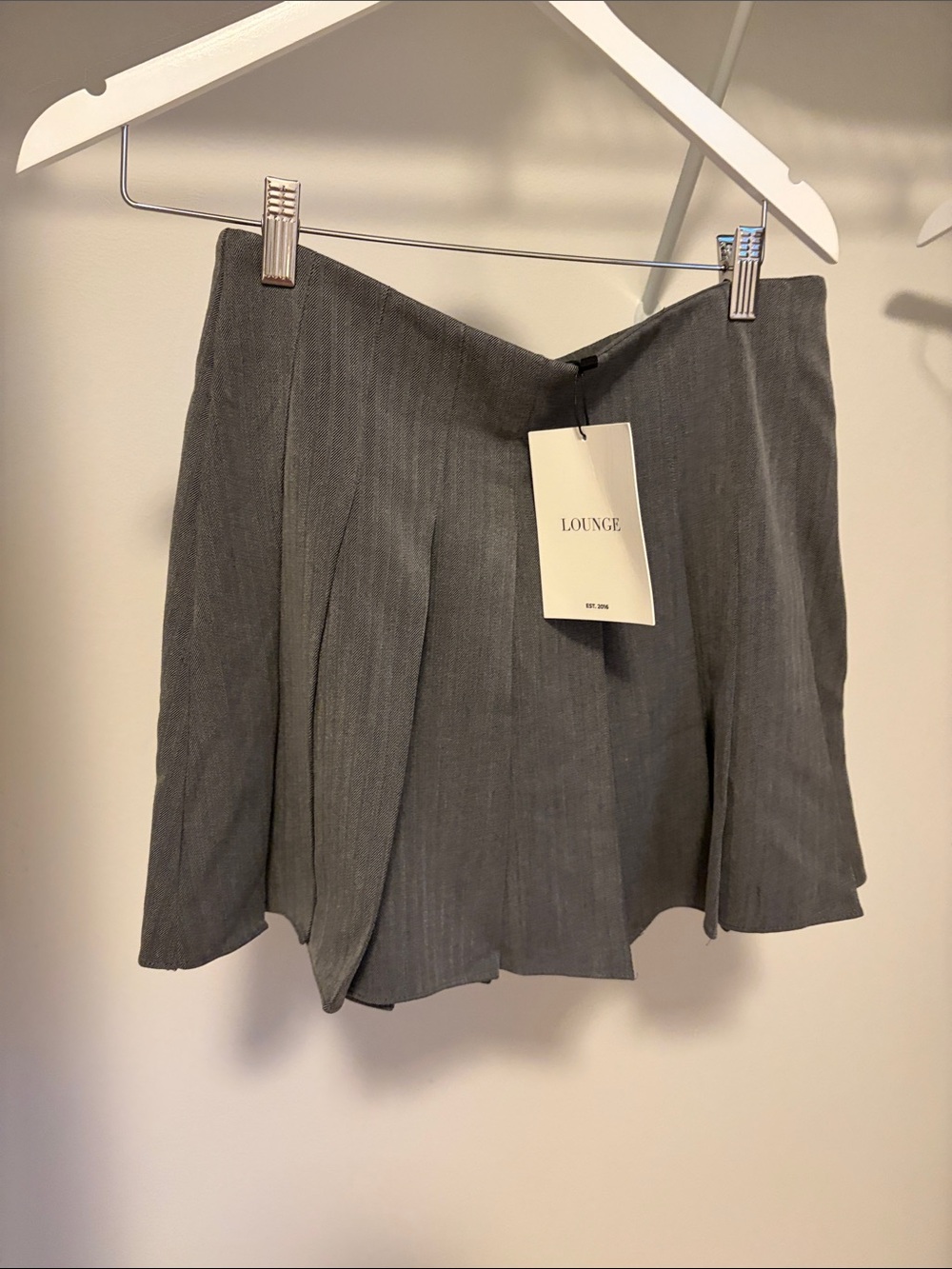 New with tags longe Gray Pleated Mini Skirt
